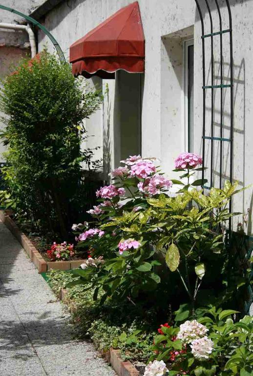 Hôtel Princesse Isabelle Puteaux Esterno foto